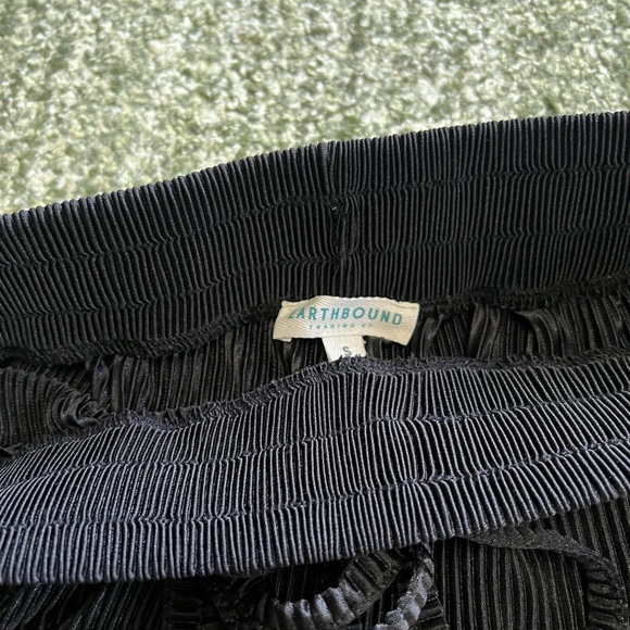 earthbound - Picture 2 of 2